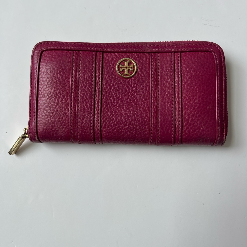 Tory Burch Berry Leather Zip Wallet